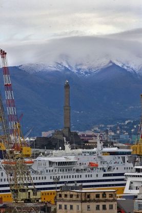 Imbiancati i monti intorno a Genova
