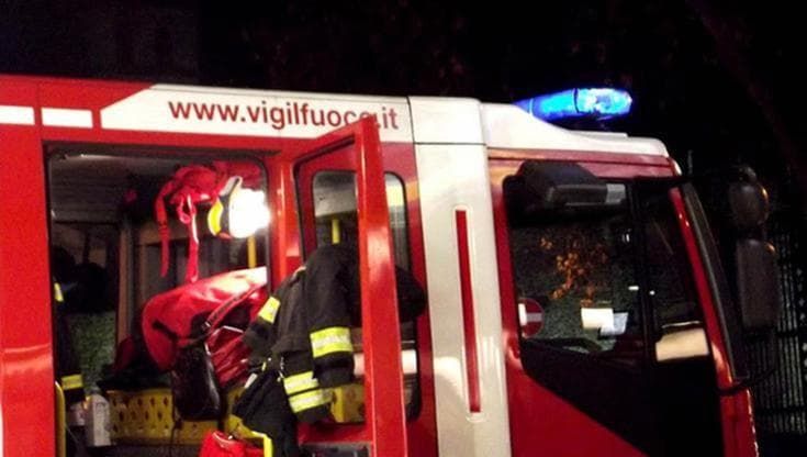 Palermo: quattro incendi in provincia, notte di superlavoro per vigili del fuoco e forestali