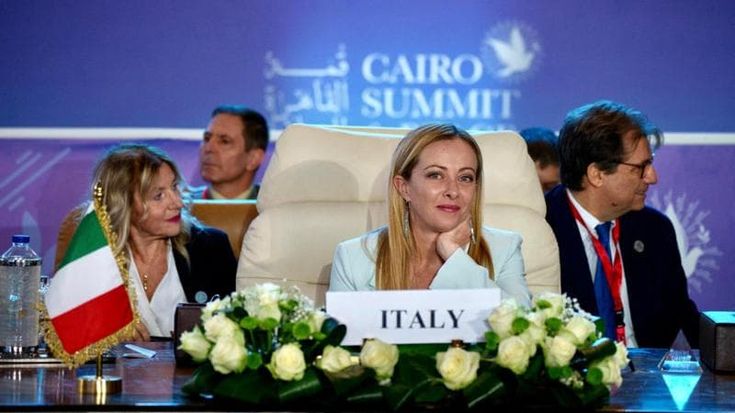 Meloni al Cairo: “Efferratezza di Hamas da condannare senza ambiguità, no a escalation della crisi’’. E non risponde alle domande sulla sua vita privata