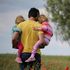 Come smettere di essere genitori ansiosi e aiutare i figli a crescere più sicuri