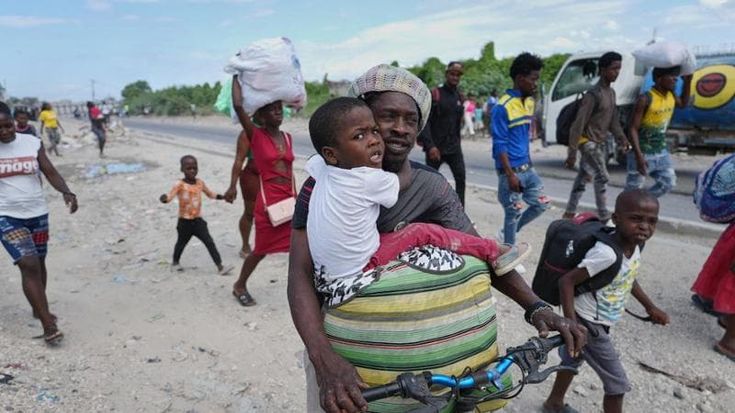 Haiti, i continui spostamenti della popolazione civile a causa dei violenti scontri tra le bande