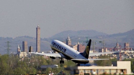 Ryanair, da Bologna nuovi voli per Praga e Bratislava