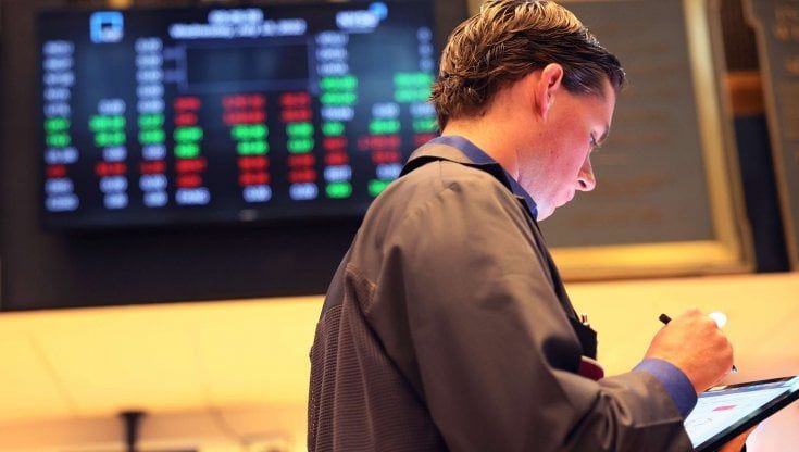 Le Borse di oggi, 14 luglio. Governo verso la crisi, Piazza Affari paga il conto: -3,44%. Balzo spread a 210