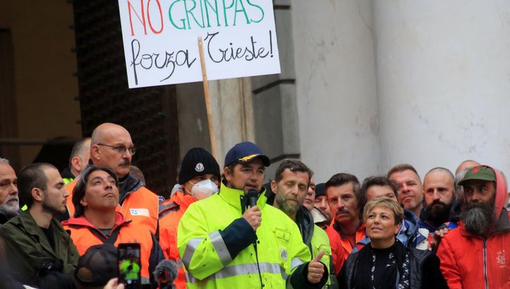 Quindicesimo sabato di protesta contro il Green Pass a Genova