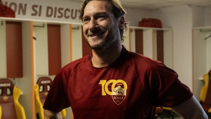 'Speravo de mori' prima', sorpresa in campo per il gran finale