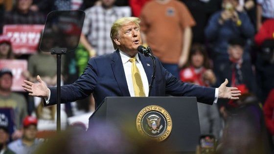 Trump deride l'Oscar dato a 'Parasite': "Ridateci Via col vento". E attacca Brad Pitt