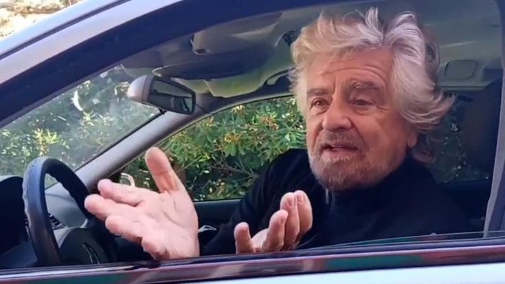 Grillo scrive a Schlein una lettera: “Prenditi Conte, ha regalato al Pd milioni di voti”