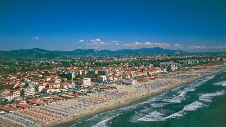 Case vacanza in Italia, Forte dei Marmi e Cortina le più care: la mappa dei prezzi