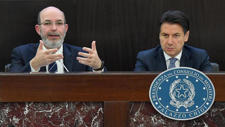"Fuori dal Movimento chi vota contro Conte". Basta soldi a Rousseau