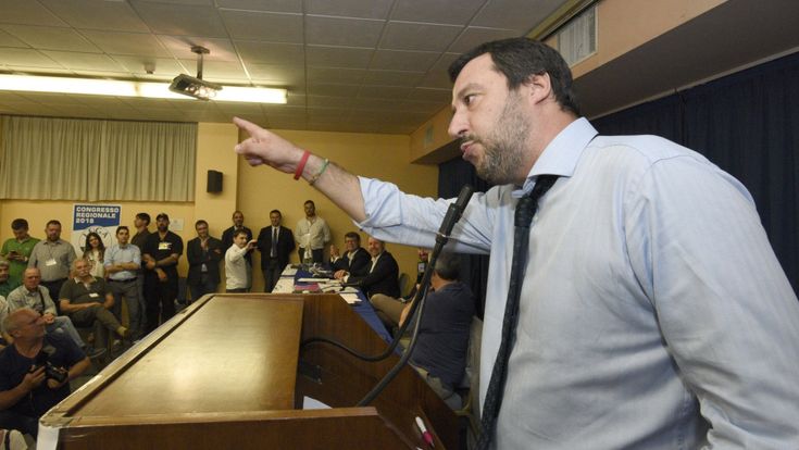 Salvini: “Il contratto con i 5S è ancora valido. Berlusconi sembra la Merkel”