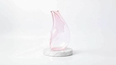 L'anima di Mina fusa nel vetro di Murano: la nuova opera di Ron Arad per Venini