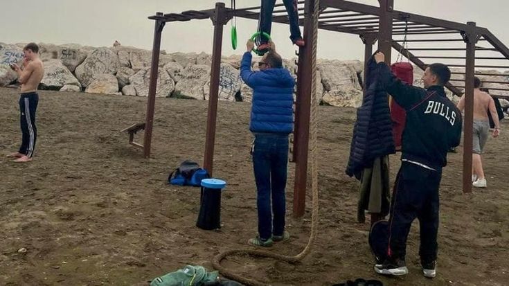 Napoli, vandalizzata "Mappatella Gym", riparazione lampo dei mecenati
