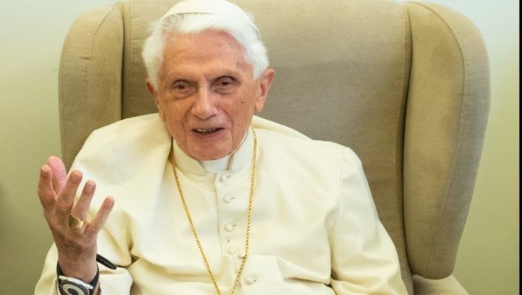Una lettera di Ratzinger in ricordo di Gerhard Winkler scatena interpretazioni sulla sua salute. Ma dal Vaticano: nessuna preoccupazione