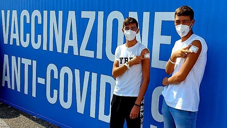 “Più 35% di prime dosi”: il nuovo Green Pass fa correre gli indecisi 