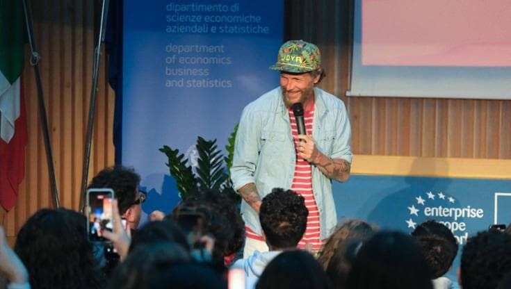 Jovanotti all’Università: “Realizzarsi è fatica, non limitatevi al lamento”