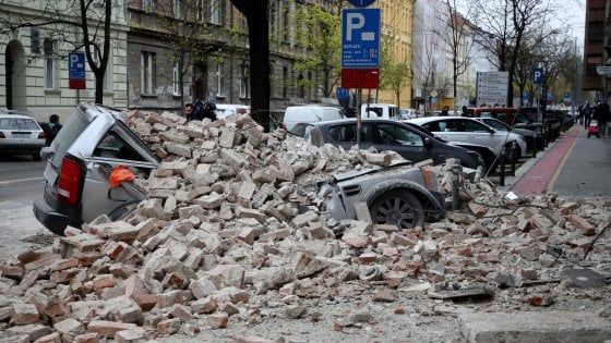 Terremoto, due scosse di magnitudo 5,4 e 4,6 a Zagabria: gravissimo un 15enne. Nel Paese da ieri in vigore il lockdown per il coronavirus 