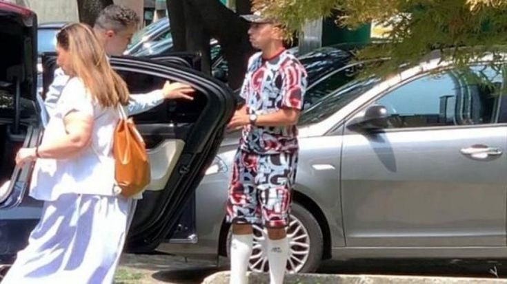 Ma come ti vesti?! Da Bennacer a Cassano, i look più bizzarri dei calciatori