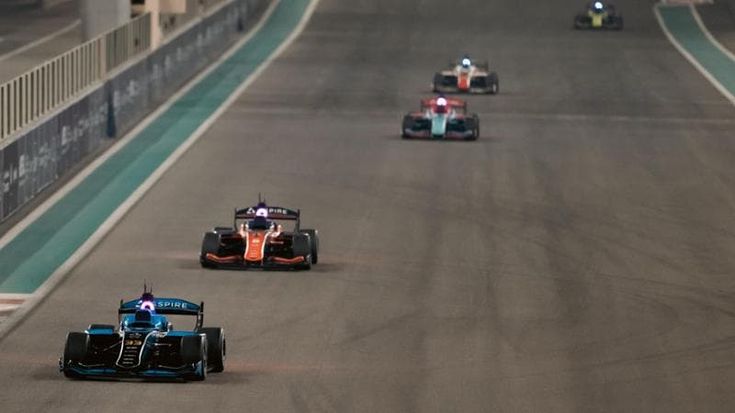 A 250 km all’ora senza pilota: la prima gara tra monoposto guidate dall’IA all’autodromo di Imola
