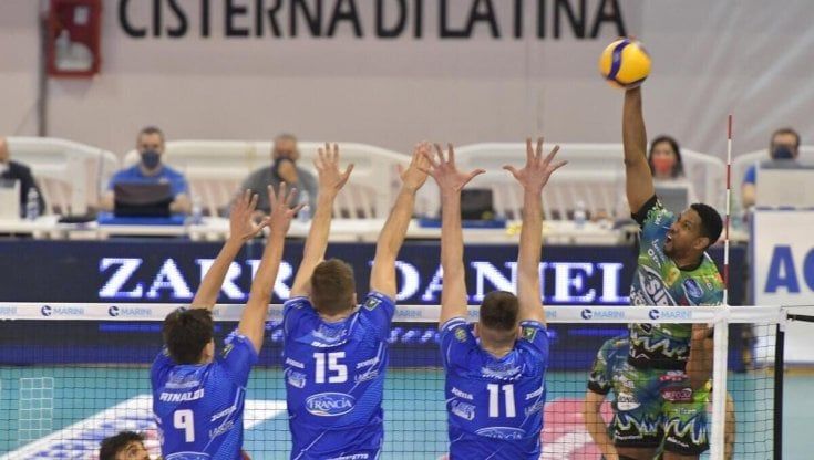 Volley, playoff SuperLega: Perugia e Modena in semifinale, Piacenza porta Trento a gara 3