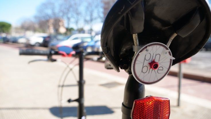 Rimborsi chilometrici per chi va al lavoro in bicicletta, il modello Bari fa pedalare i cittadini: "C'è chi ha guadagnato oltre 600 euro" 