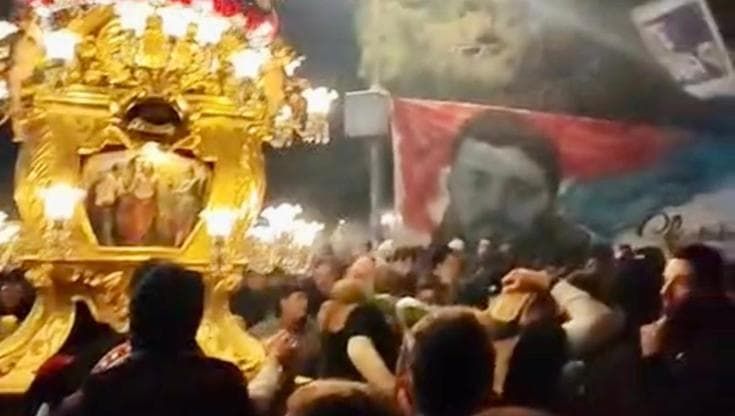 Processione tra cori da stadio e striscioni ultrà: così hanno macchiato la festa di Sant’Agata