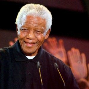 La straordinaria avventura di Mandela, il guerrigliero che si fece icona di pace