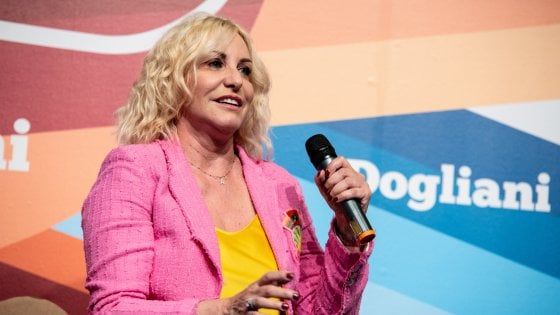 Antonella Clerici, pop e imperfetta: "Sono andata in onda con le corna e con le coliche" 