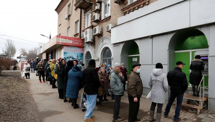 Guerra in Ucraina, A Donetsk tutti gli uomini mobilitati per combattere. "Istruttori russi per coordinare le operazioni"
