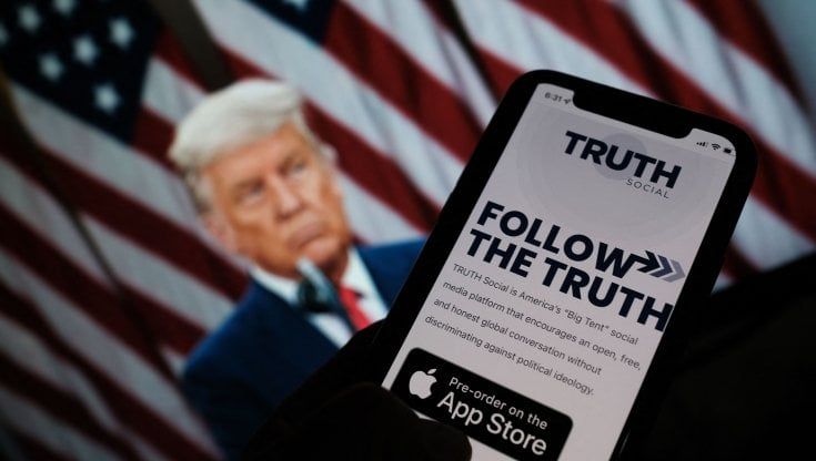 Trump è tornato sui social: si può scaricare Truth 