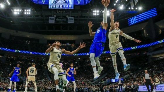 Basket, Nba: impresa Dallas a Milwaukee, Bucks ko dopo 18 vittorie di fila