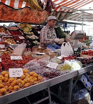 Estate, un negozio su due resta aperto: in sei mesi persi 1,7 miliardi di consumi
