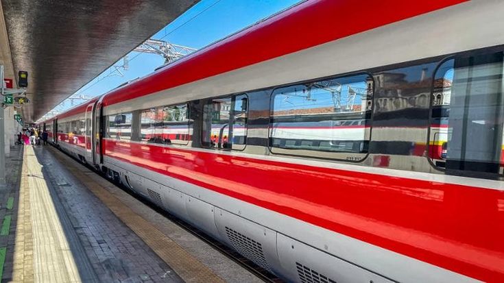 Rincari natalizi, aumentano i prezzi dei biglietti per tornare a casa durante le feste