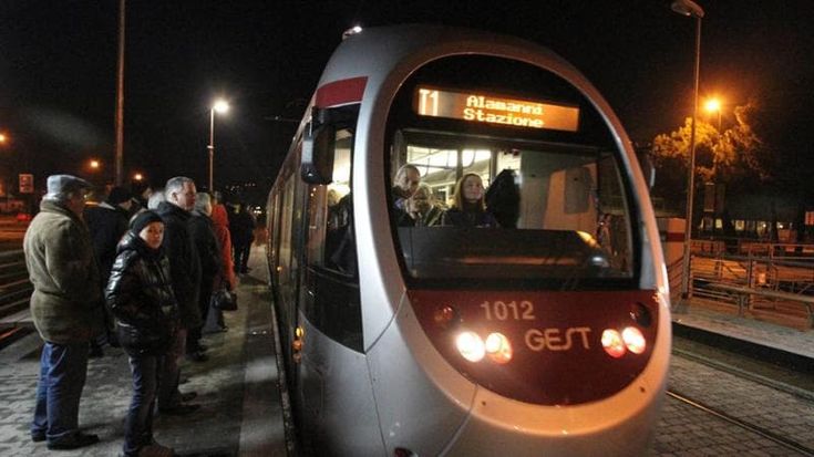 Per Capodanno a Firenze tramvia no-stop tutta la notte, potenziate 5 linee di autobus de