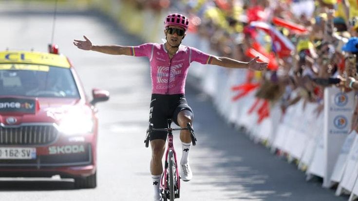 Carapaz vince a Orcières-Merlette, Pogacar gestisce alla vigilia della doppia Alpe d’Huez