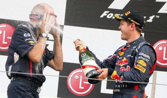 Vettel, il campione che parla alla sua macchina