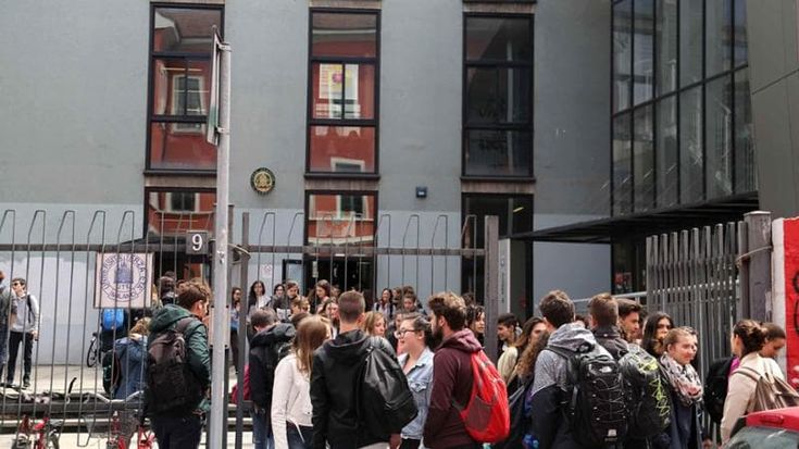 Iscrizioni superiori: il liceo è la scuola più scelta, ma perde terreno. Crescono i professionali
