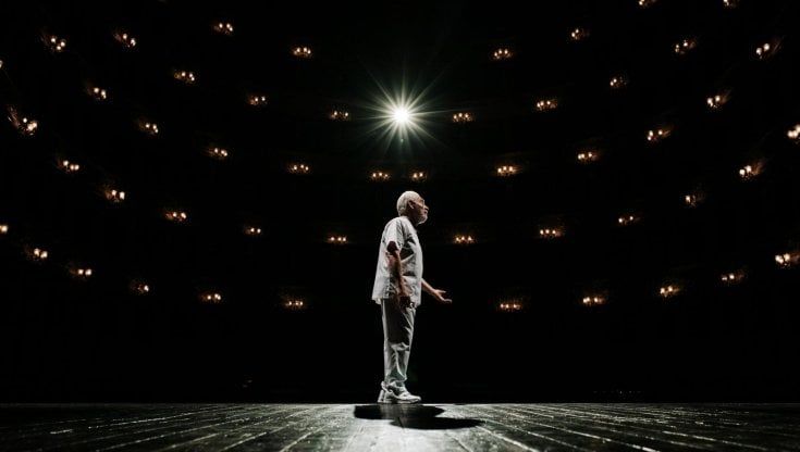 L'impresa fantastica di Giorgio Colangeli: maratona Dante, sul palco con la Divina Commedia a memoria