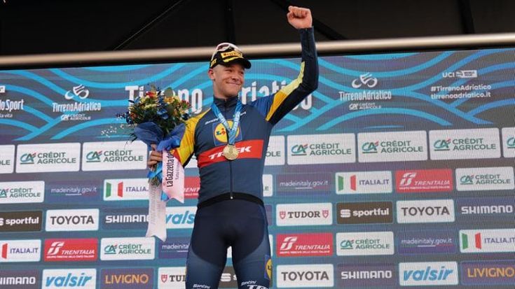 Tirreno-Adriatico, Milan vince l’ultima tappa e si candida per la Sanremo. Corsa a Vingegaard
