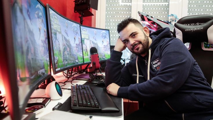 Cicciogamer: "Obeso e bullizzato mi sono salvato giocando ai videogame". 