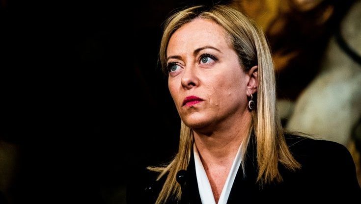 Migranti, crisi Italia-Francia. Meloni: "Non siamo più in grado di occuparcene". Ue convocherà ministri Interni