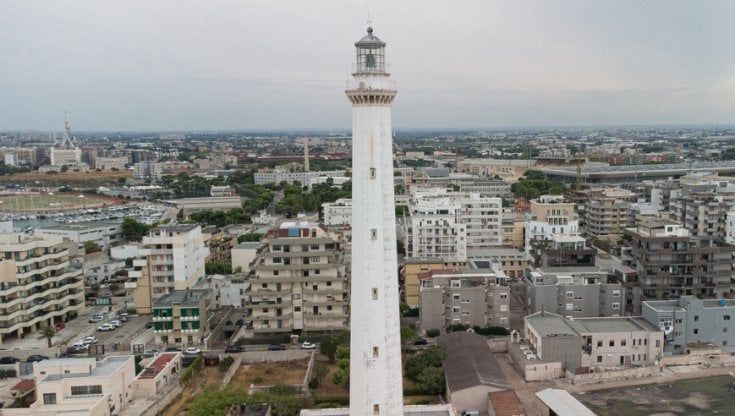 Bari, alla scoperta del quartiere San Cataldo (e di se stessi) in compagnia del Guardiano del faro