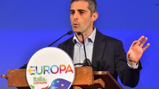 Pizzarotti: "Mi candido ma non andrò a Strasburgo. Resto sindaco di Parma"