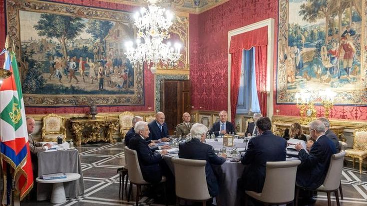 Guerra ibrida, report di Crosetto: “Così Mosca vuole destabilizzarci”