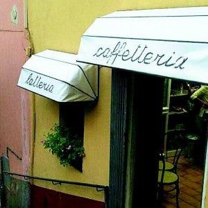 La cucina semplice di Galakos, una latteria tra il mare e il cielo