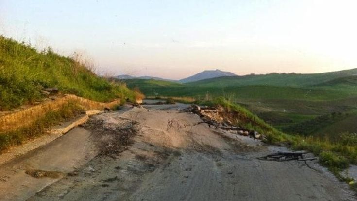 Strade colabrodo e aule fatiscenti: la resa delle Province siciliane