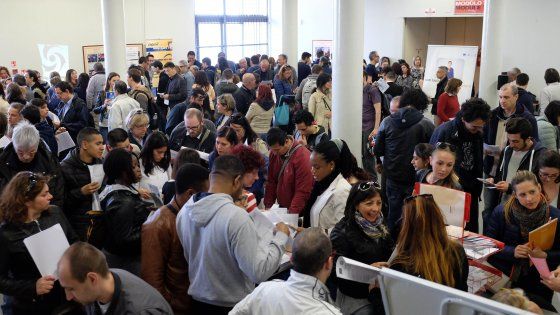 Corsi over 24,  l'assalto dei cinquemila in cerca di  lavoro a Genova