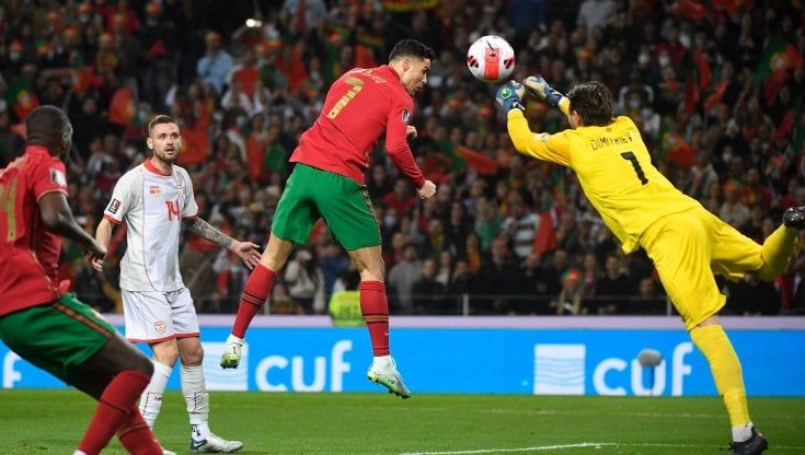 Ronaldo ai Mondiali, Portogallo-Macedonia del Nord 2-0. In Qatar anche Polonia e Senegal. Incidenti dopo Nigeria-Ghana