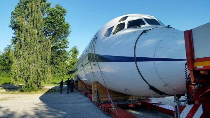 Malpensa, è arrivato l'aereo Dc 9 di Pertini: sarà esposto al pubblico