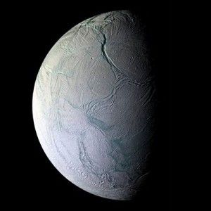Spazio, Science: "Vita possibile in un oceano su Encelado", una luna di Saturno