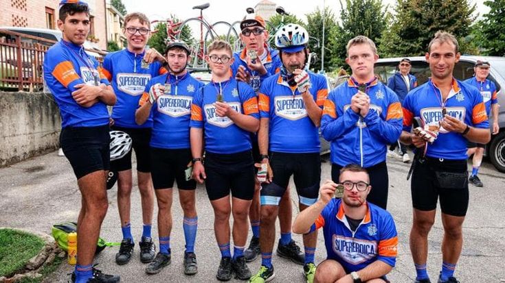 SuperEroica 2024, il ciclismo sociale in corsa sugli sterrati del Chianti